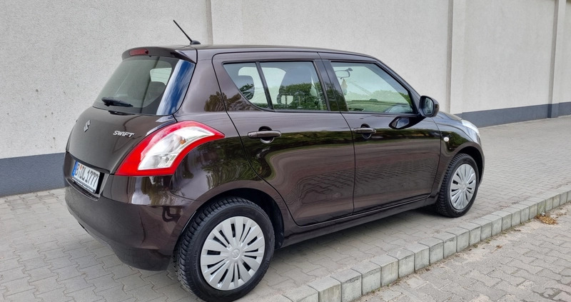 Suzuki Swift cena 29999 przebieg: 148000, rok produkcji 2014 z Zawiercie małe 667